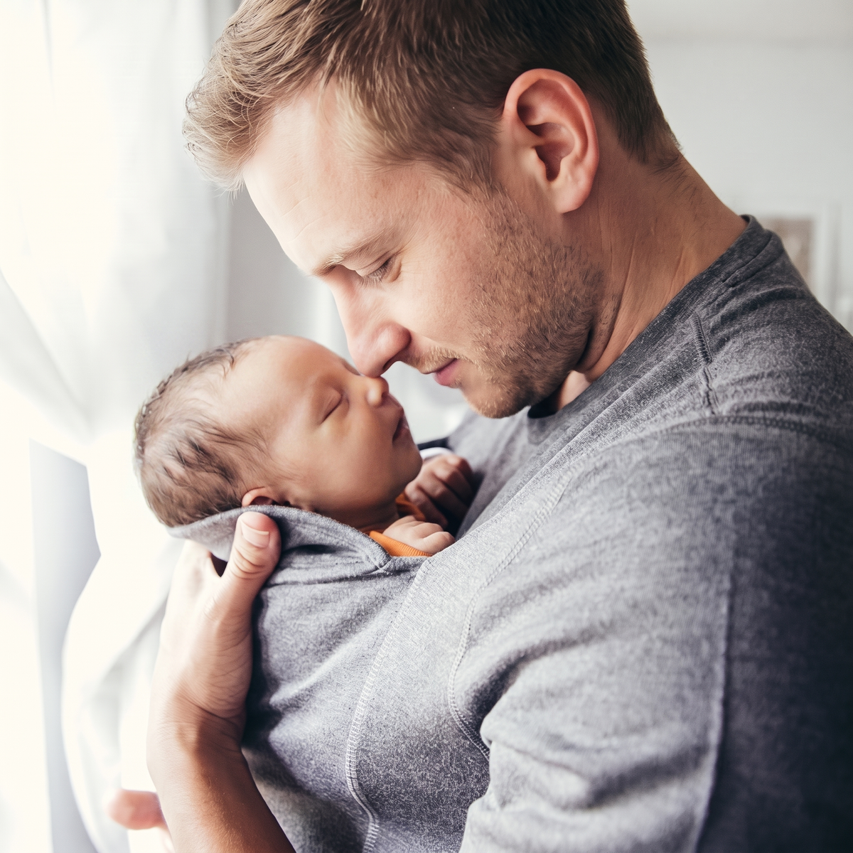 Papa mit Baby
